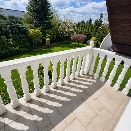 וילה Spacious Garden 15 Min To Cracow Center Gaj (Lesser Poland)